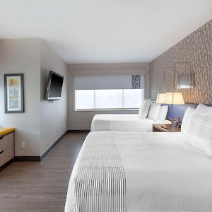 Queen Suite Two Queen Beds